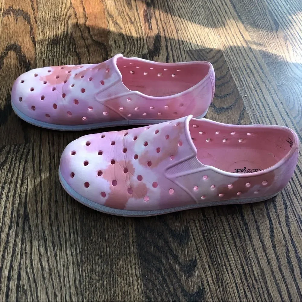 Cat &‎ Jack pink slip on summer shoes girls size 4/5